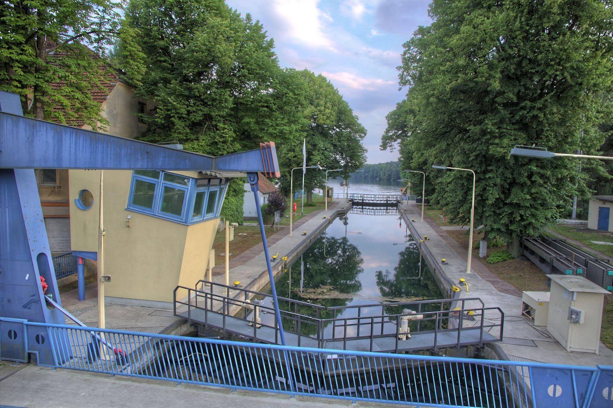 Hotel Und Restaurant Kranichsberg Woltersdorf  Exterior foto