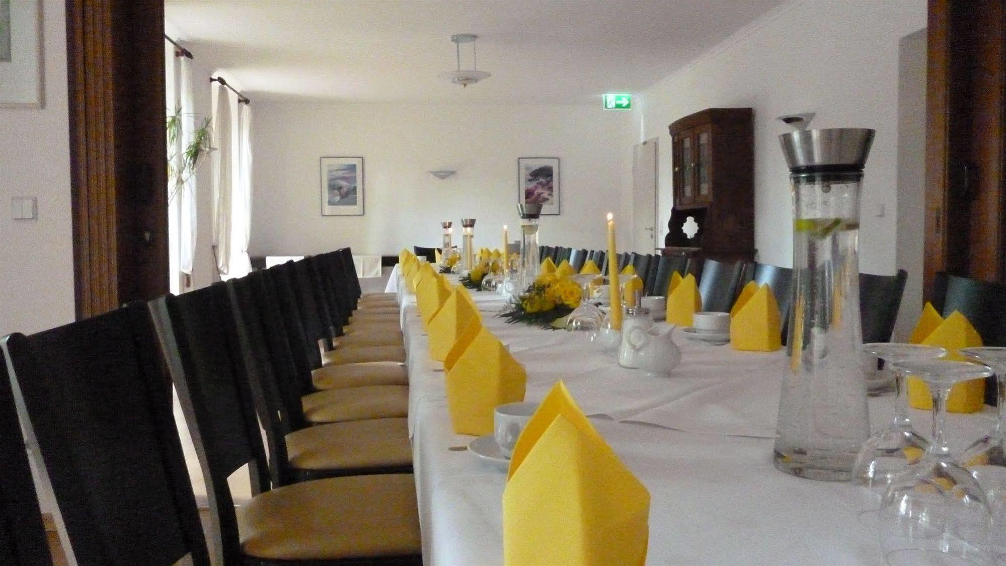Hotel Und Restaurant Kranichsberg Woltersdorf  Exterior foto